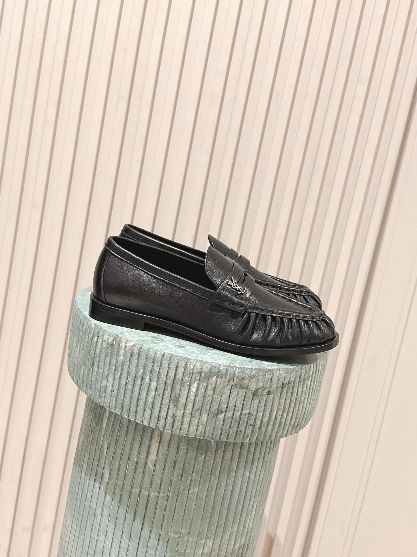 YSL 25S SAINT LAURENT LOAFERS IN BLACK CALFSKIN WITH SMALL LOGO - 35