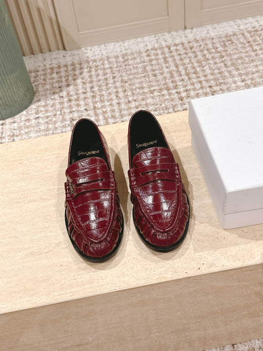 YSL 25S SAINT LAURENT LOAFERS IN DARK RED GLOSSY CALFSKIN WITH SMALL LOGO - 35