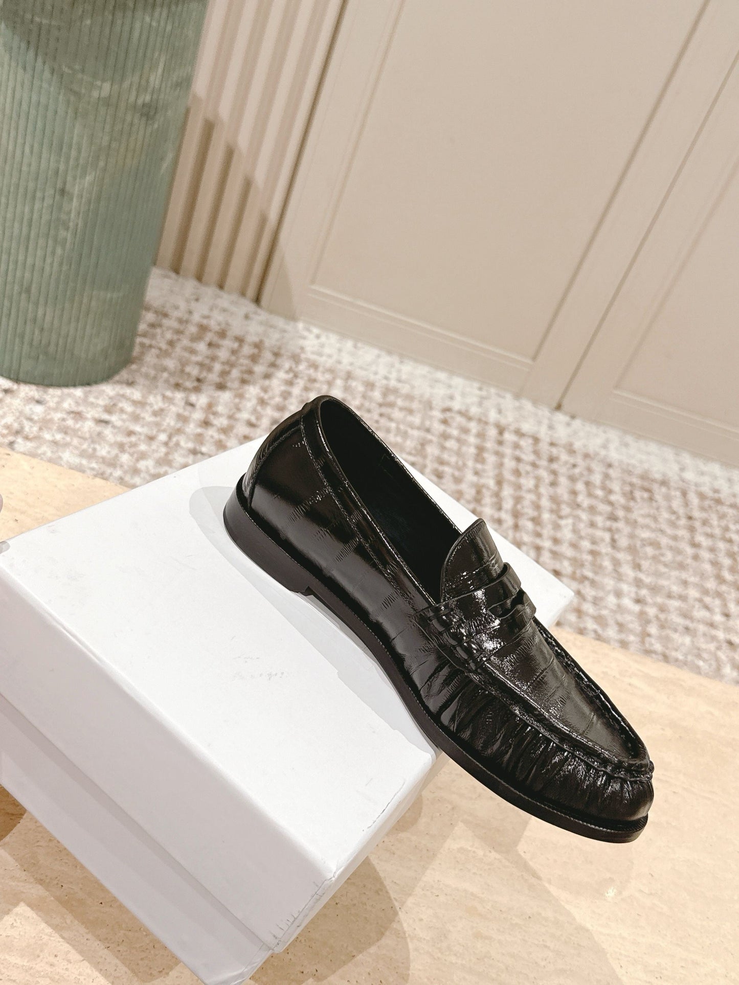 YSL 25S SAINT LAURENT LOAFERS IN BLACK GLOSSY CALFSKIN WITH SMALL LOGO - 35