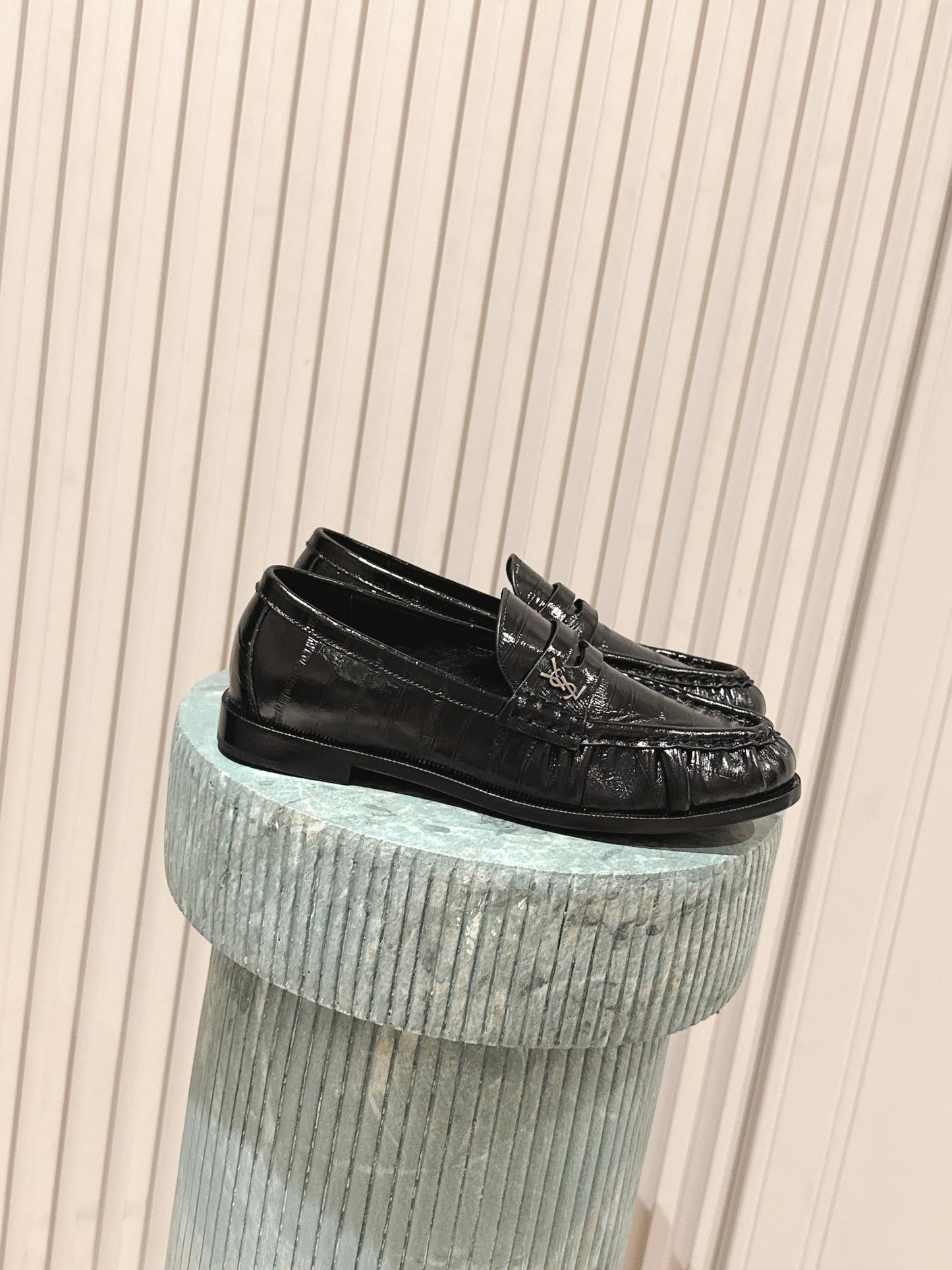 YSL 25S SAINT LAURENT LOAFERS IN BLACK GLOSSY CALFSKIN WITH SMALL LOGO - 35