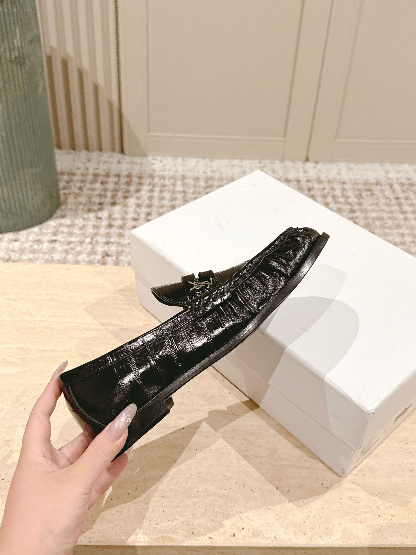 YSL 25S SAINT LAURENT LOAFERS IN BLACK GLOSSY CALFSKIN WITH SMALL LOGO - 35