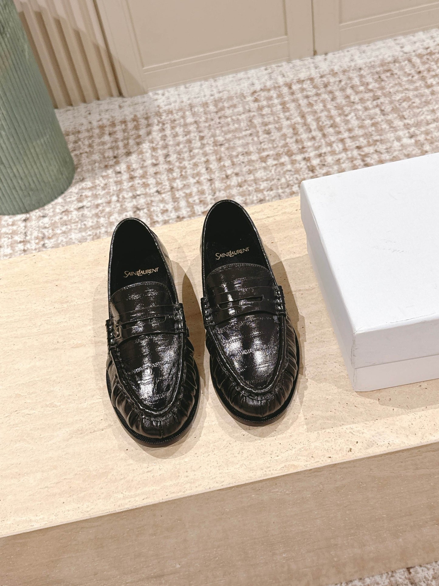 YSL 25S SAINT LAURENT LOAFERS IN BLACK GLOSSY CALFSKIN WITH SMALL LOGO - 35