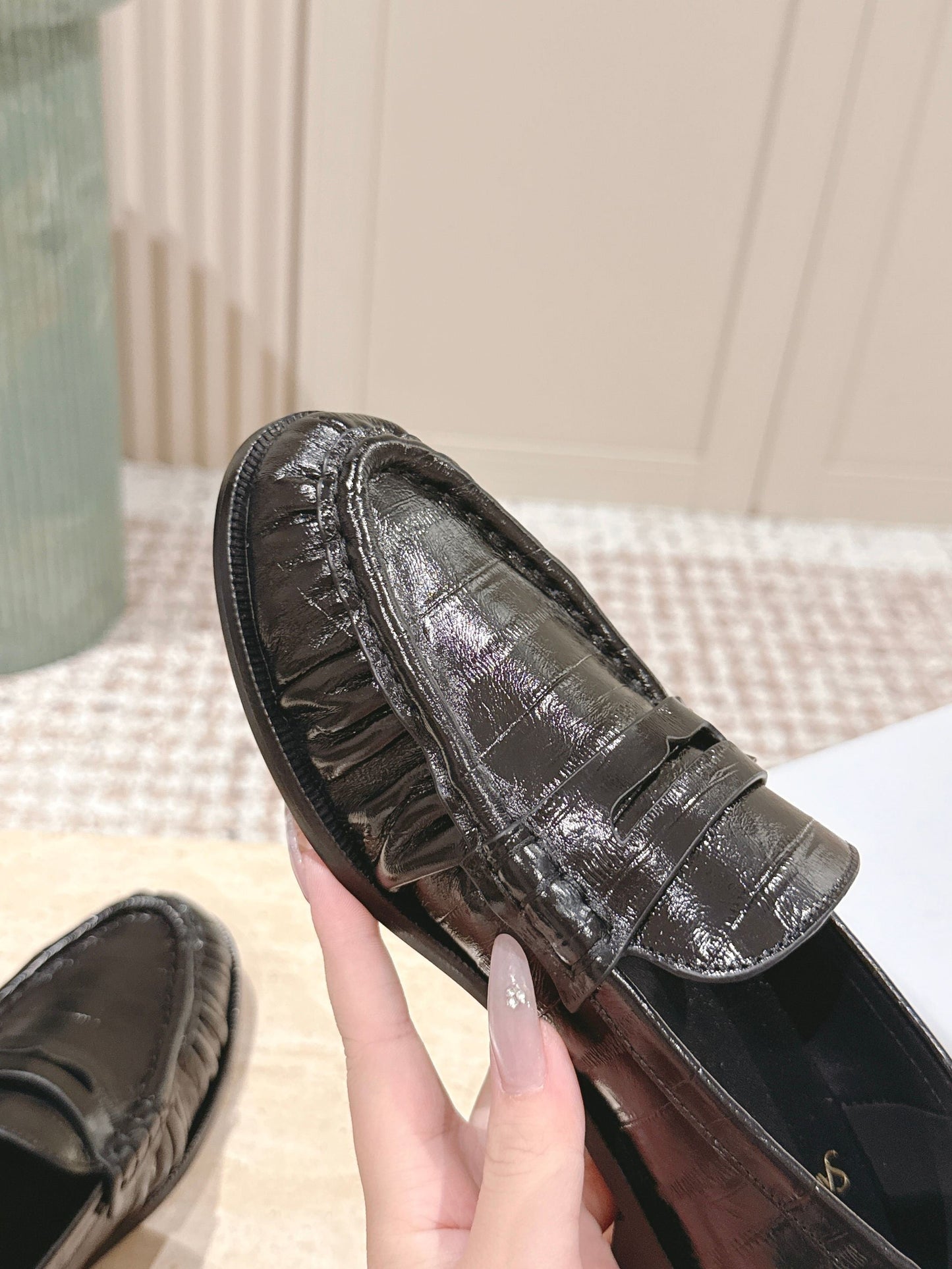 YSL 25S SAINT LAURENT LOAFERS IN BLACK GLOSSY CALFSKIN WITH SMALL LOGO - 35