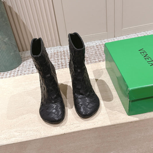 BOTTEGA VENETA 26S ЧОБОТИ INTRECCIATO 85 ММ З ЧОРНОЇ ОВЕЧОЇ ШКІРИ