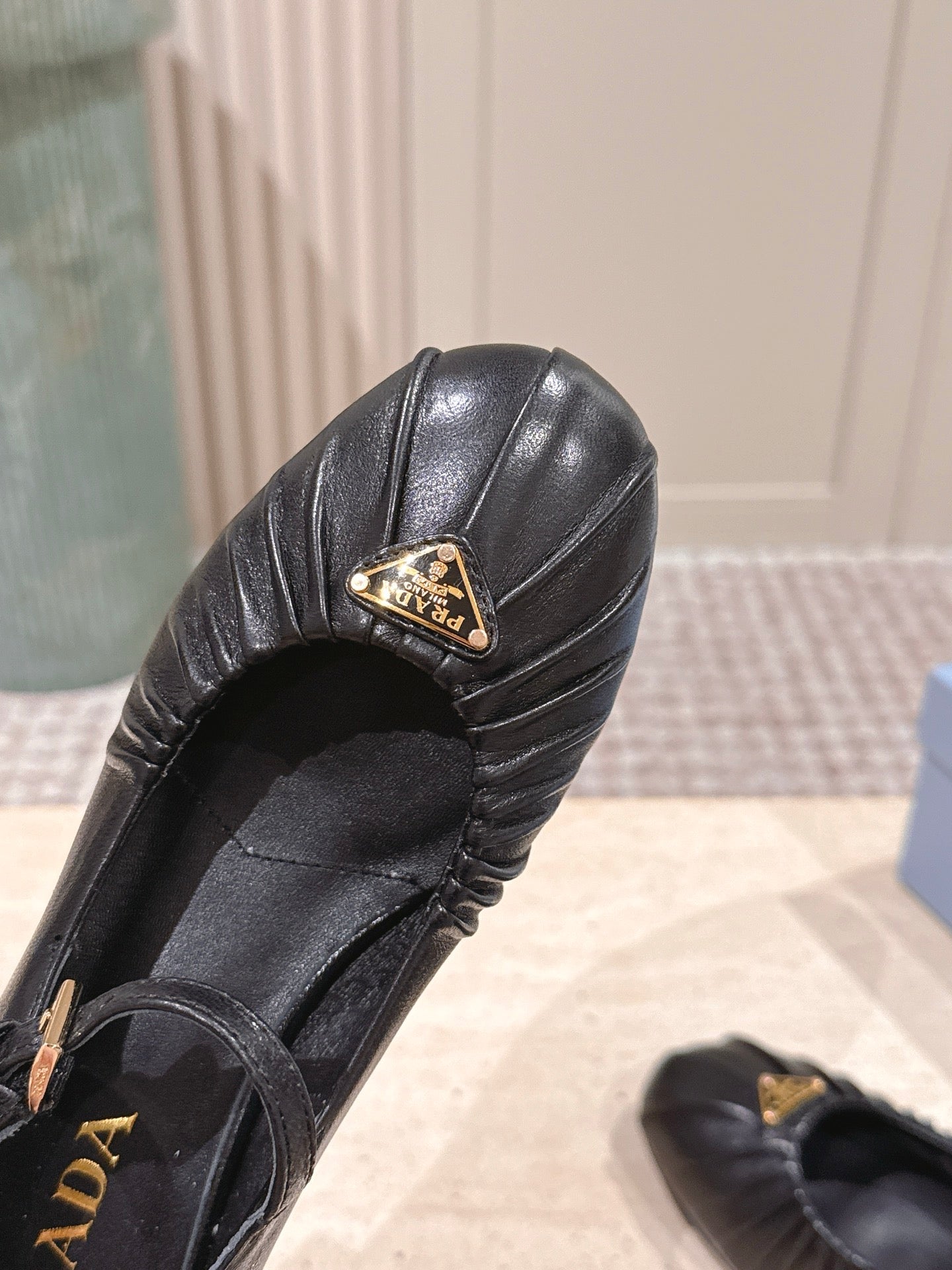 PRADA 26S MARY JANE 40MM З ЧОРНОЇ ТЕЛЯЧОЇ ШКІРИ З ЛОГОТИПОМ