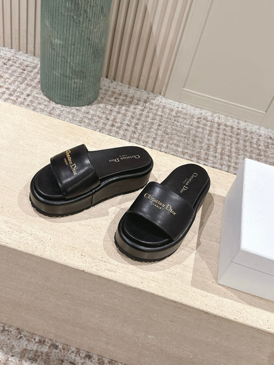DIOR 26S САНДАЛІ-ШЛЬОПАНЦІ НА ПЛАТФОРМІ, 60 ММ, З ЧОРНОЇ ТЕЛЯЧОЇ ШКІРИ