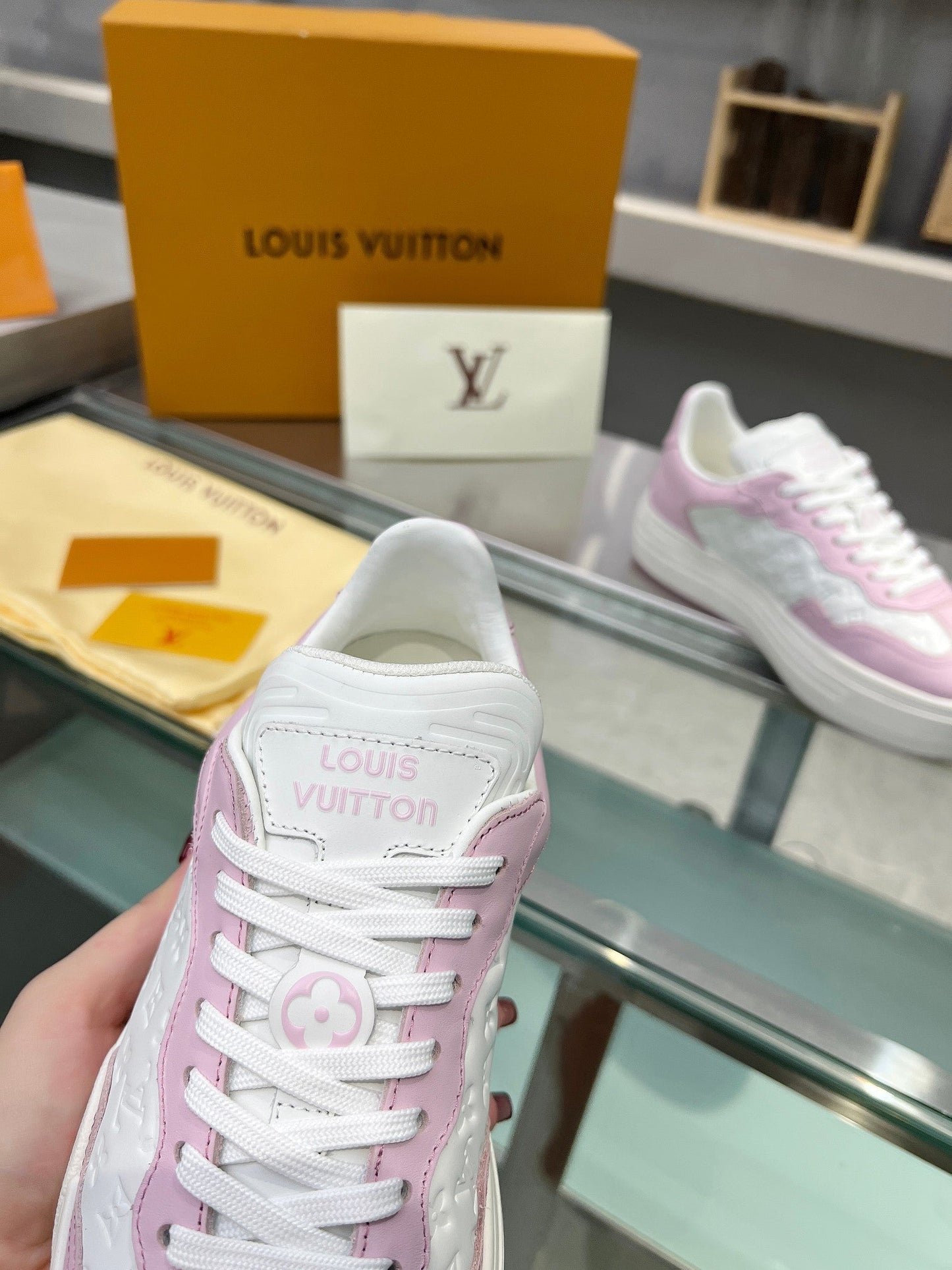 LV WOMEN GROOVY PLATFORM IN WHITE MIX LIGHT PINK EMBOSSED CALFSKIN - 35
