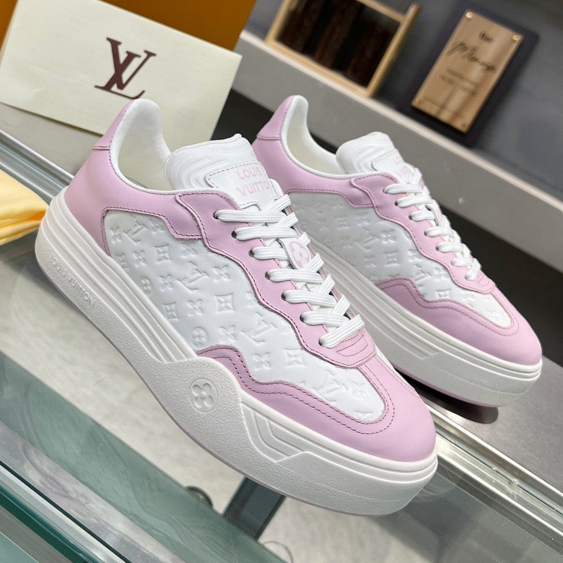 LV WOMEN GROOVY PLATFORM IN WHITE MIX LIGHT PINK EMBOSSED CALFSKIN - 35