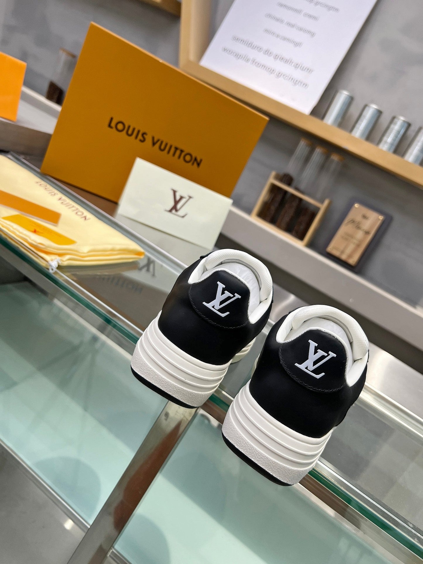 LV WOMEN GROOVY PLATFORM IN WHITE MIX BLACK EMBOSSED CALFSKIN - 35
