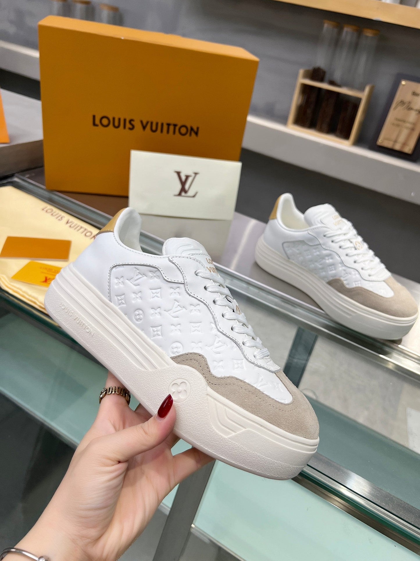 LV WOMEN GROOVY PLATFORM IN CAMEL BROWN SUEDE MIX WHITE EMBOSSED CALFSKIN - 35