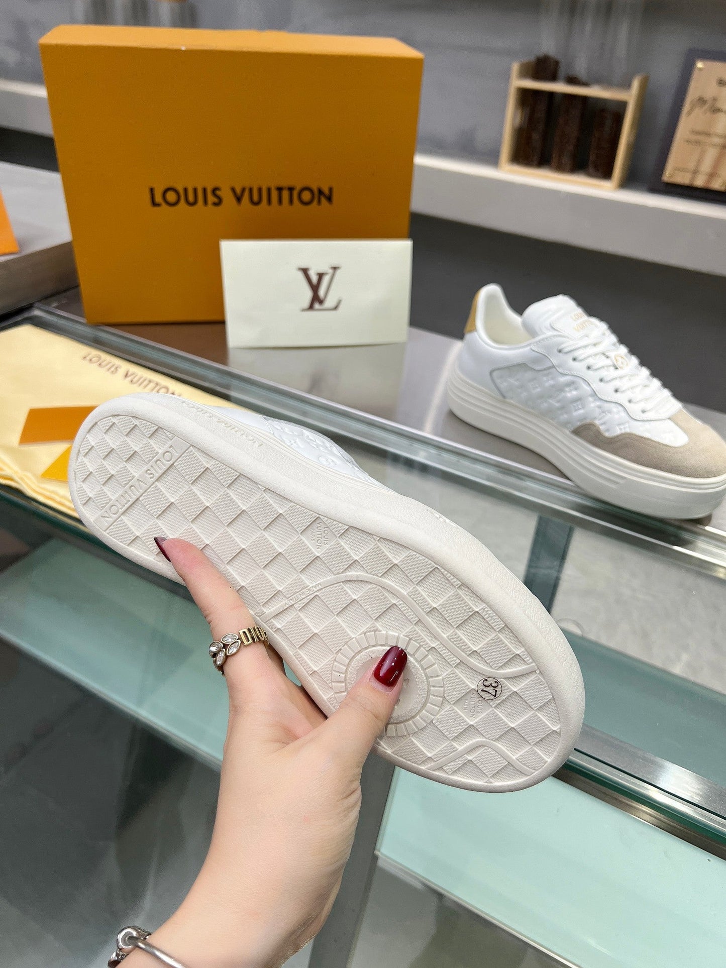 LV WOMEN GROOVY PLATFORM IN CAMEL BROWN SUEDE MIX WHITE EMBOSSED CALFSKIN - 35