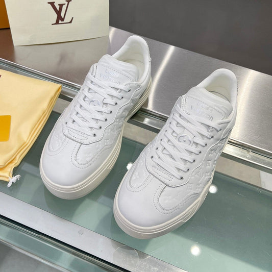 LV WOMEN GROOVY PLATFORM IN WHITE EMBOSSED CALFSKIN - 35