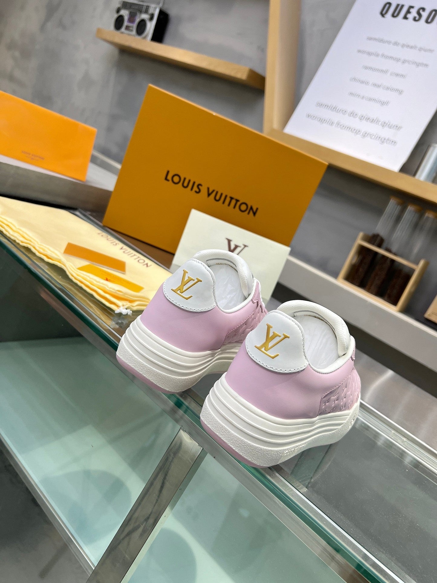 LV WOMEN GROOVY PLATFORM IN LIGHT PINK EMBOSSED CALFSKIN - 35