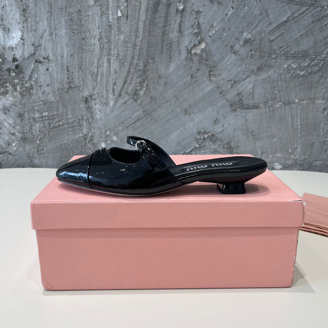 CAP TOE MULES BLACK SHEEPSKIN - 35