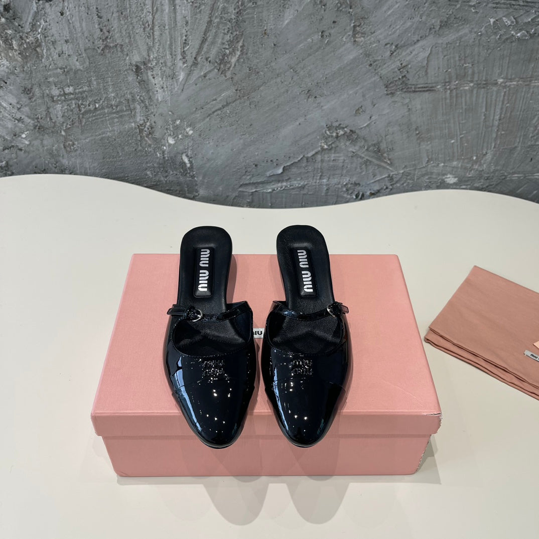 CAP TOE MULES BLACK SHEEPSKIN - 35