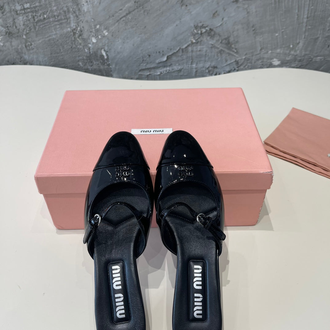 CAP TOE MULES BLACK SHEEPSKIN - 35