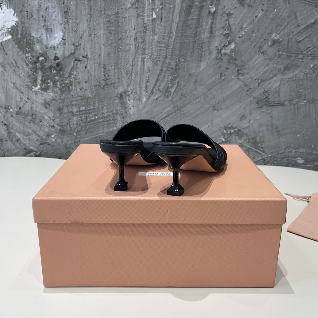 HIGH - HEEL BLACK SHEEPSKIN WITH STYLIZED STRAPS - 35