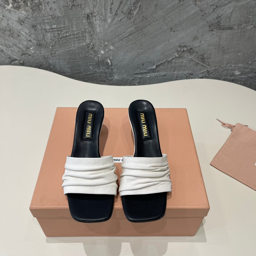 HIGH - HEEL WHITE MIX BLACK SHEEPSKIN WITH STYLIZED STRAPS - 35