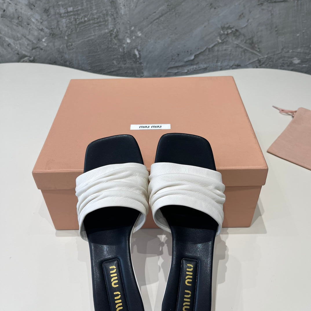 HIGH - HEEL WHITE MIX BLACK SHEEPSKIN WITH STYLIZED STRAPS - 35