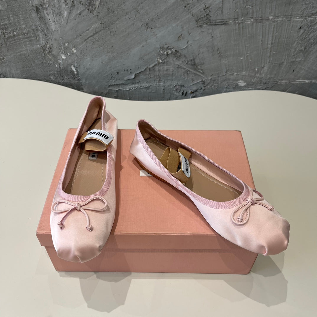 BALLET FLAT SHOES LIGHT PINK COLOR GLOSSY SHEEPSKIN - 35