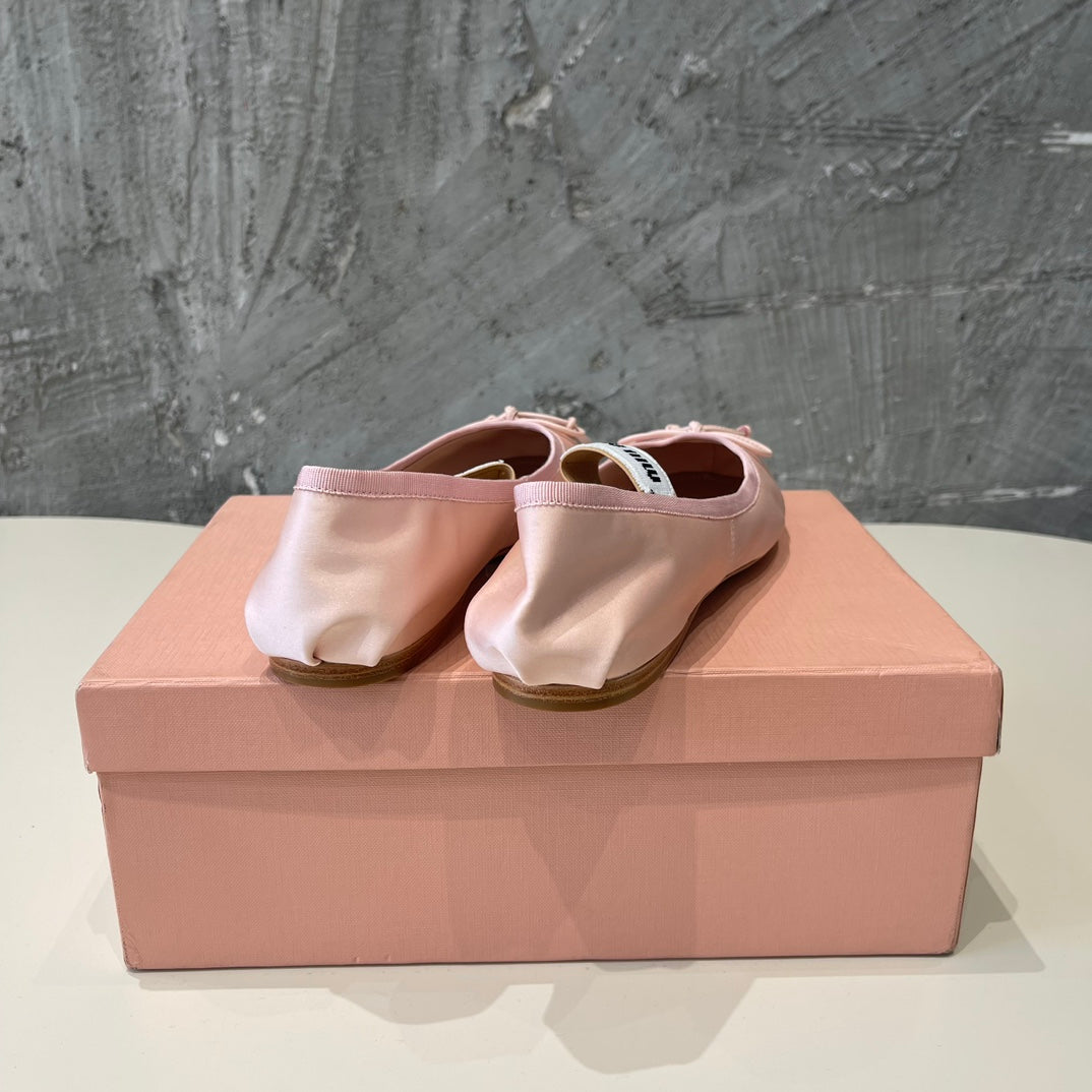 BALLET FLAT SHOES LIGHT PINK COLOR GLOSSY SHEEPSKIN - 35