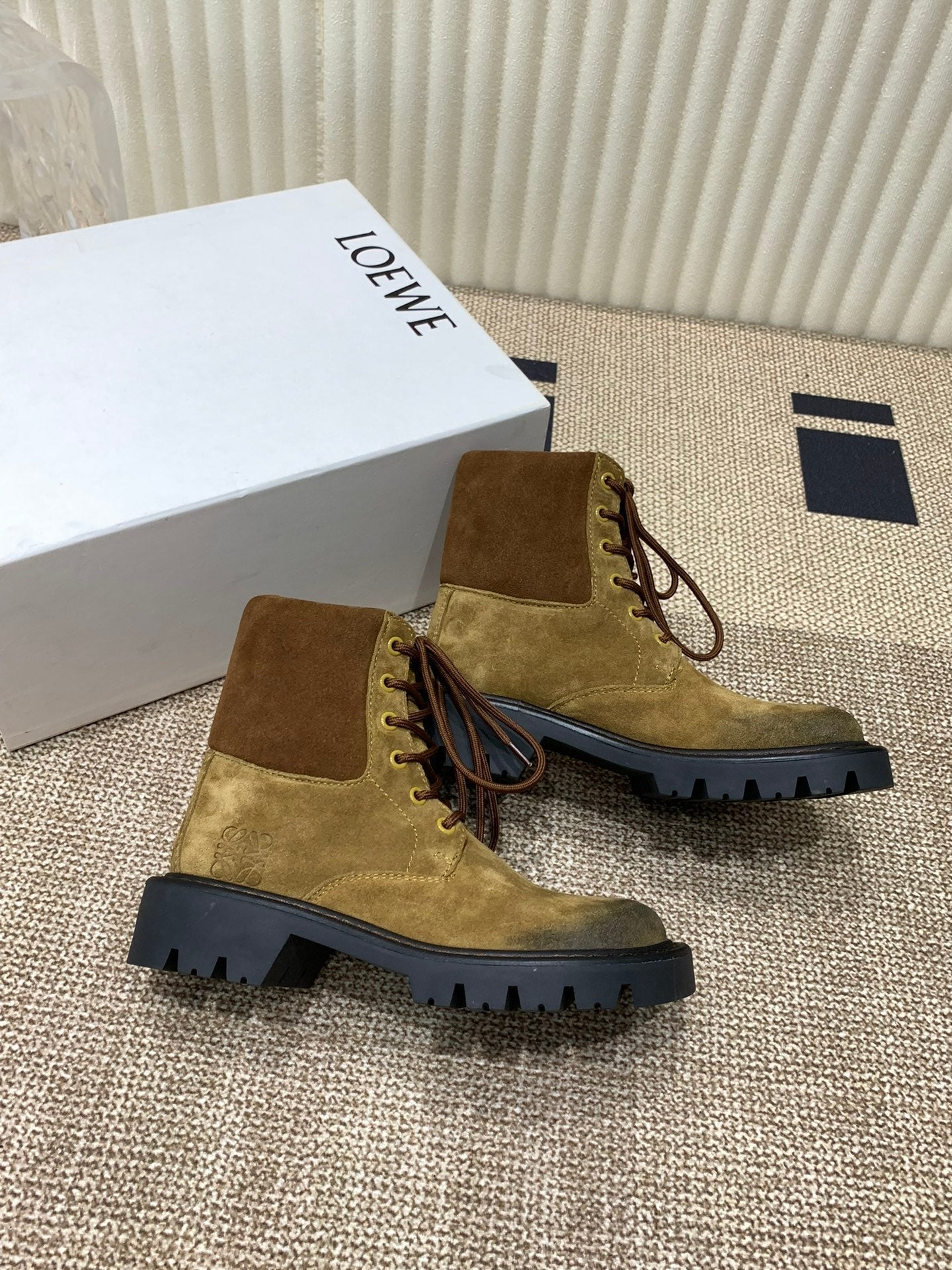 LW SIERRA COMBAT BOOT AMBER AND BLACK SUEDE - 35
