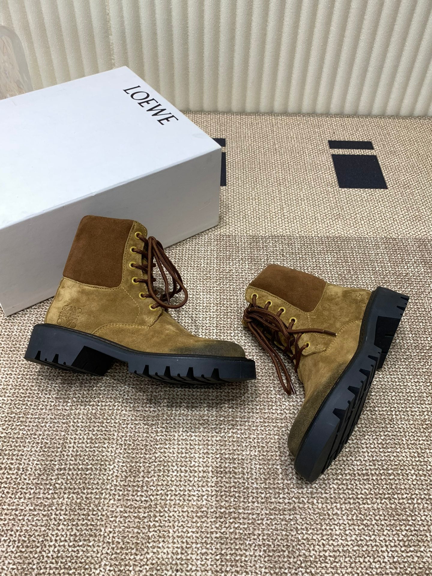 LW SIERRA COMBAT BOOT AMBER AND BLACK SUEDE - 35