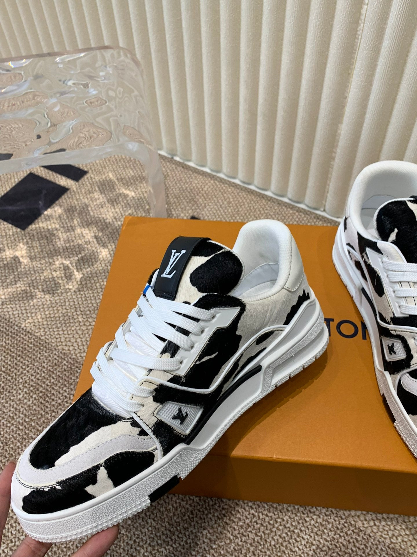 LV TRAINER SNEAKER BLACK MIX WHITE - 35