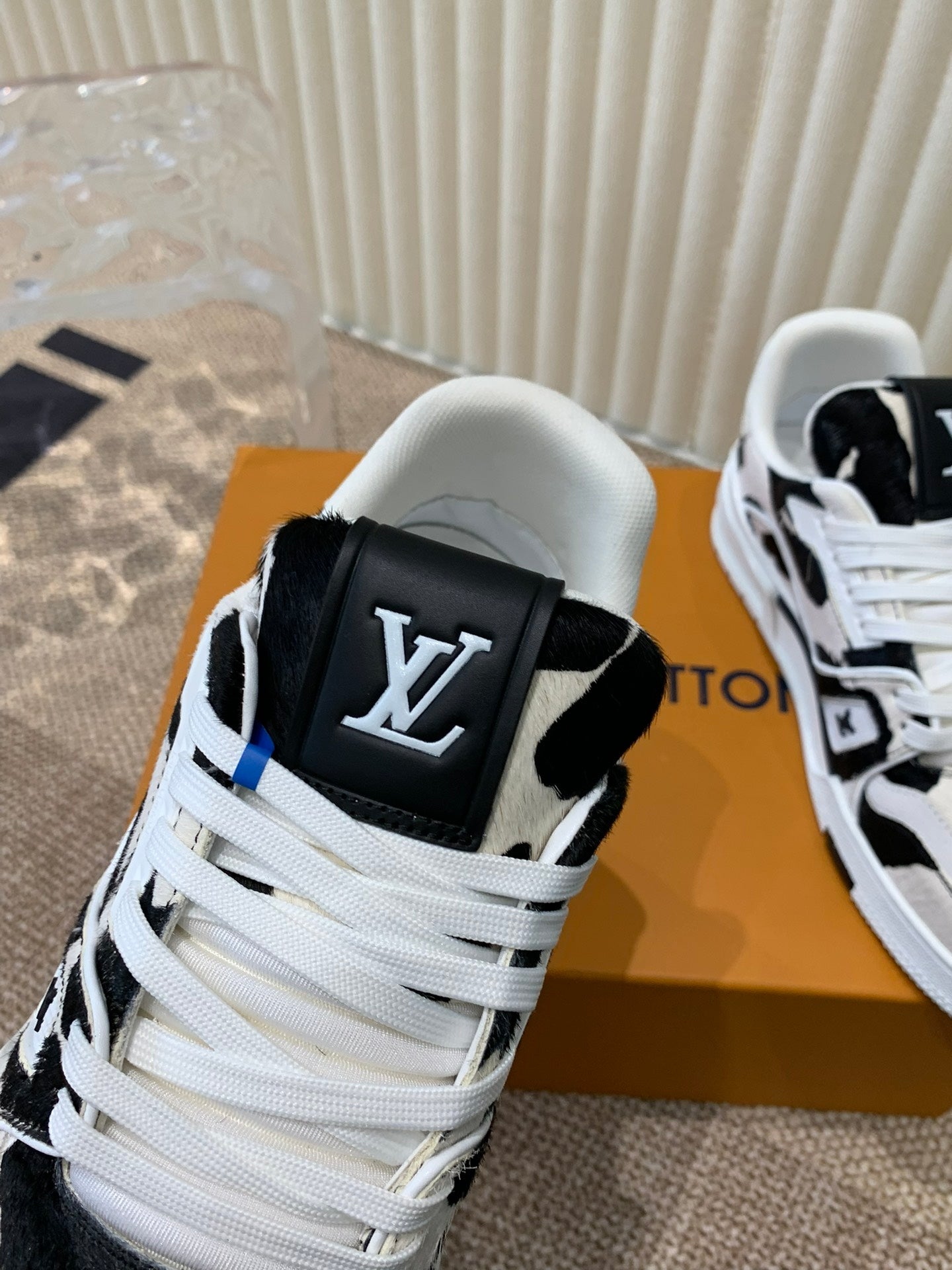 LV TRAINER SNEAKER BLACK MIX WHITE - 35