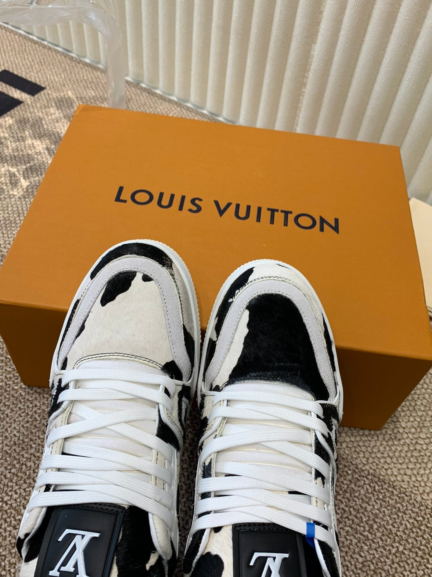 LV TRAINER SNEAKER BLACK MIX WHITE - 35