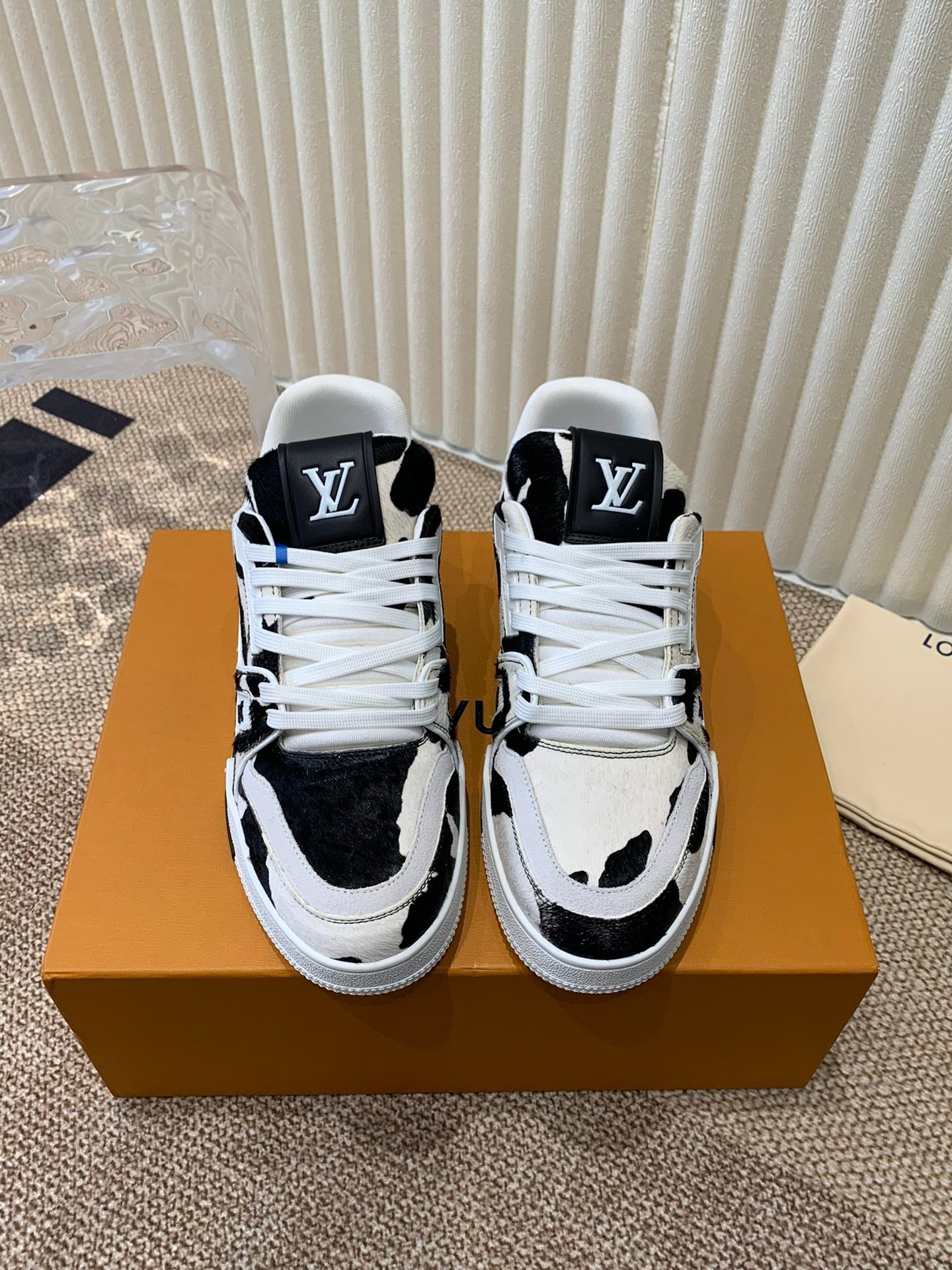 LV TRAINER SNEAKER BLACK MIX WHITE - 35