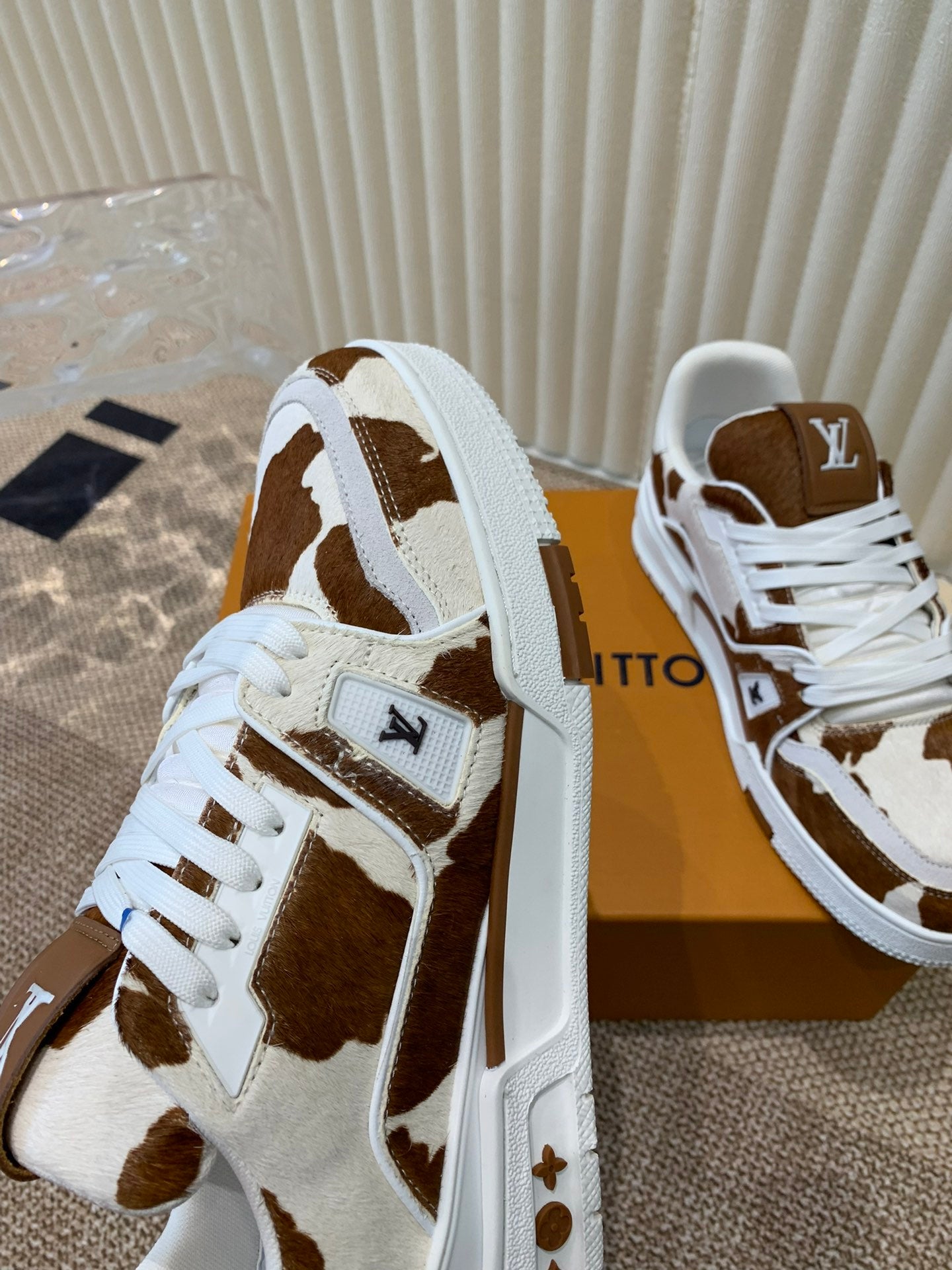 LV TRAINER SNEAKER PONY BROWN MIX WHITE - 35