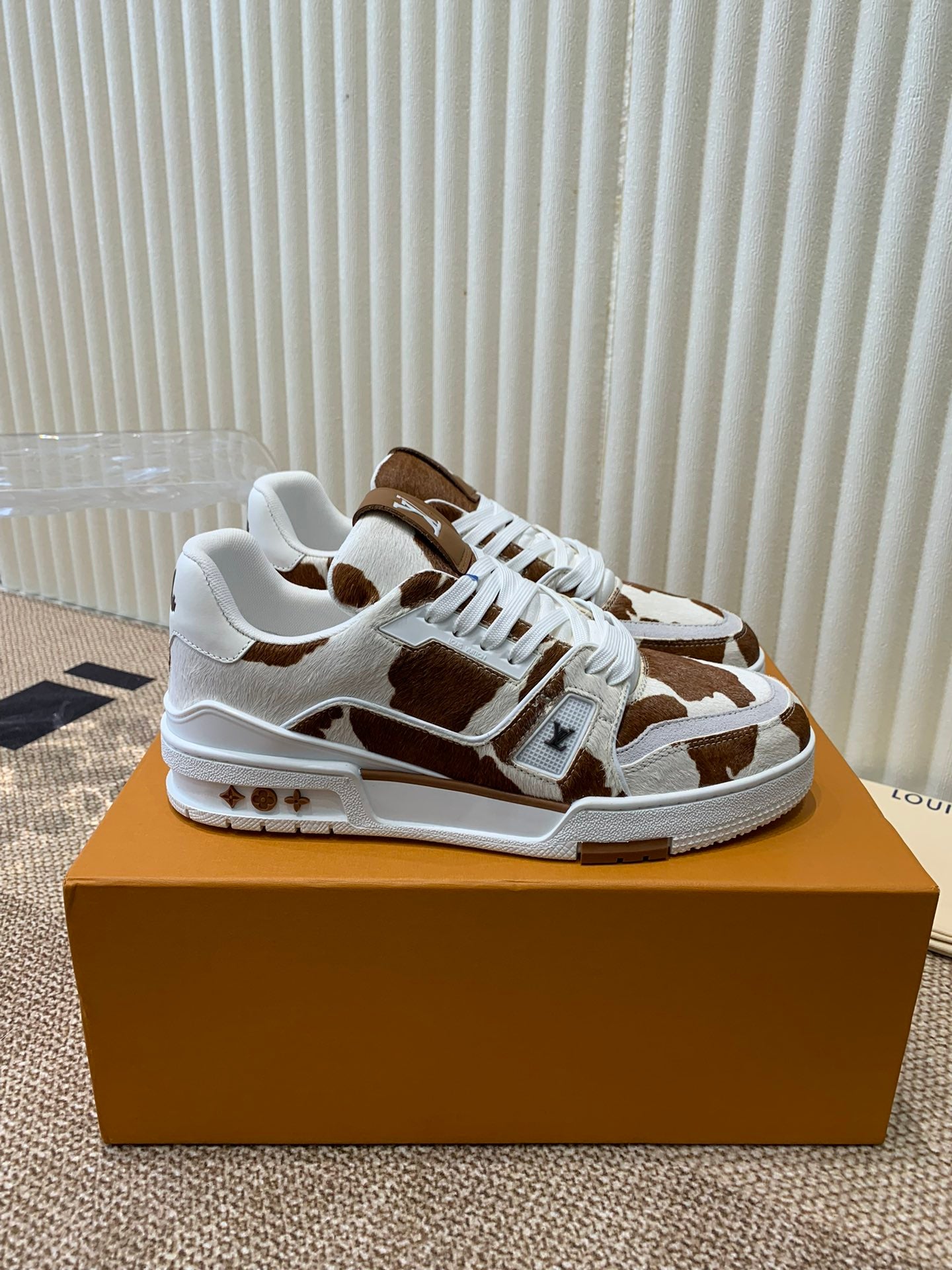 LV TRAINER SNEAKER PONY BROWN MIX WHITE - 35