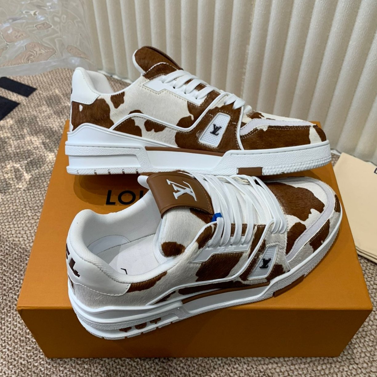 LV TRAINER SNEAKER PONY BROWN MIX WHITE - 35