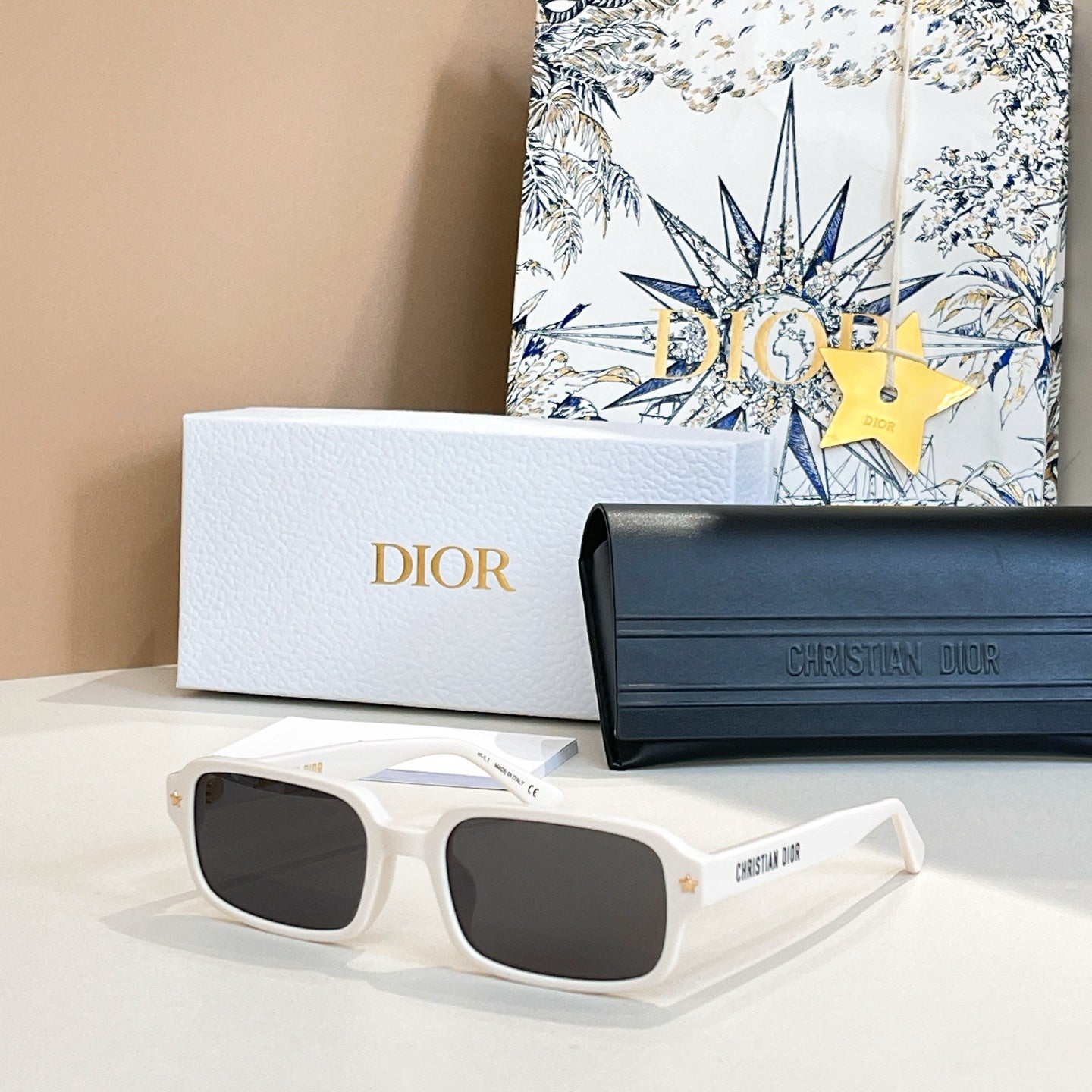 MONTAIGNE SUNGLASS ¥ACIFIC S3F IN ACETATE - Black