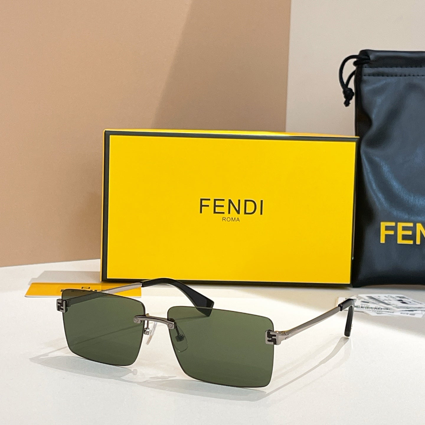 SKY RIMLESS RECTANGULAR FRAME SUNGLASSES FE40165U IN METAL - Black