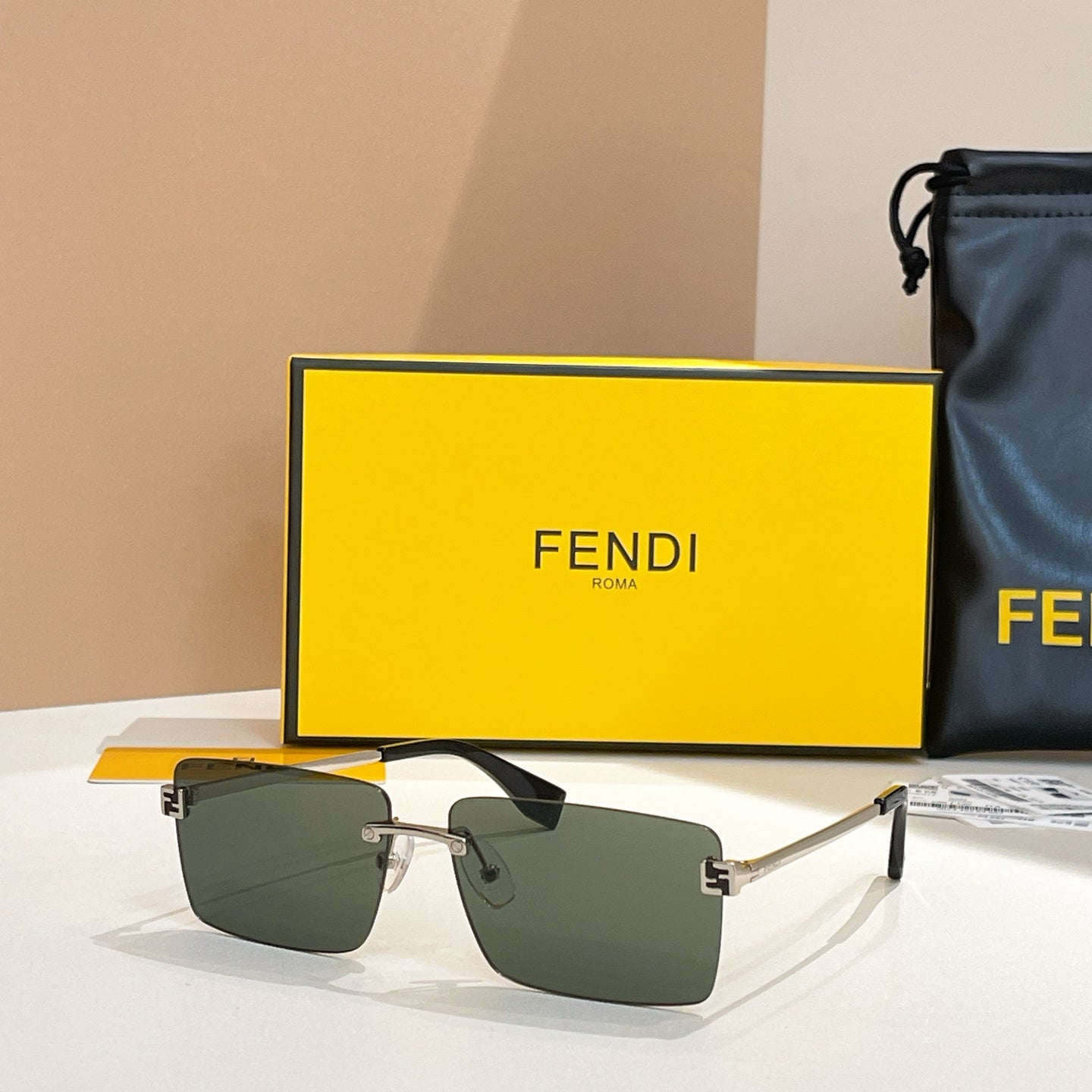 SKY RIMLESS RECTANGULAR FRAME SUNGLASSES FE40165U IN METAL - Black