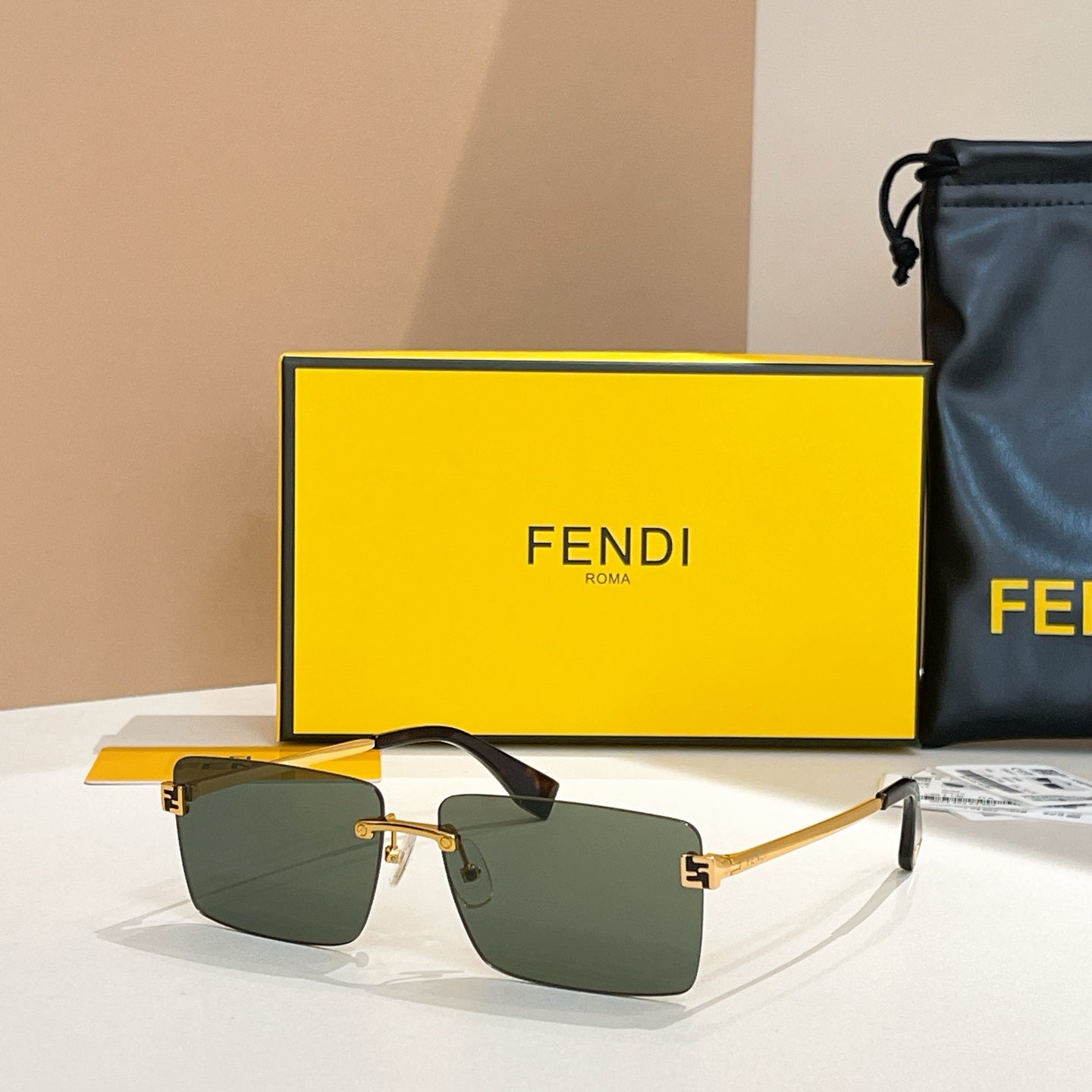 SKY RIMLESS RECTANGULAR FRAME SUNGLASSES FE40165U IN METAL - Black