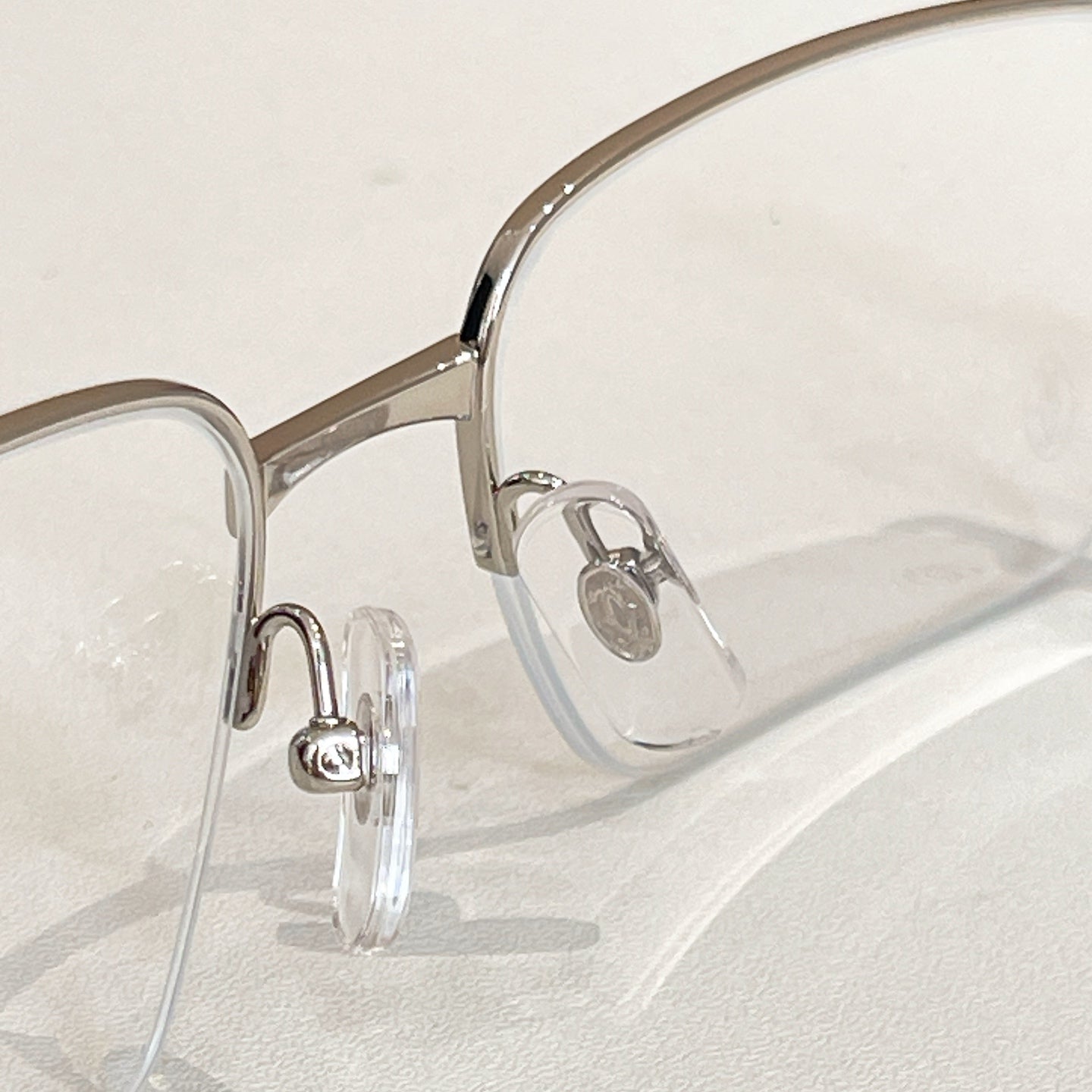 SANTOSSEMI RIMLESS RECTANGULAR FRAME SUNGLASSES CT0554O IN METAL - Black