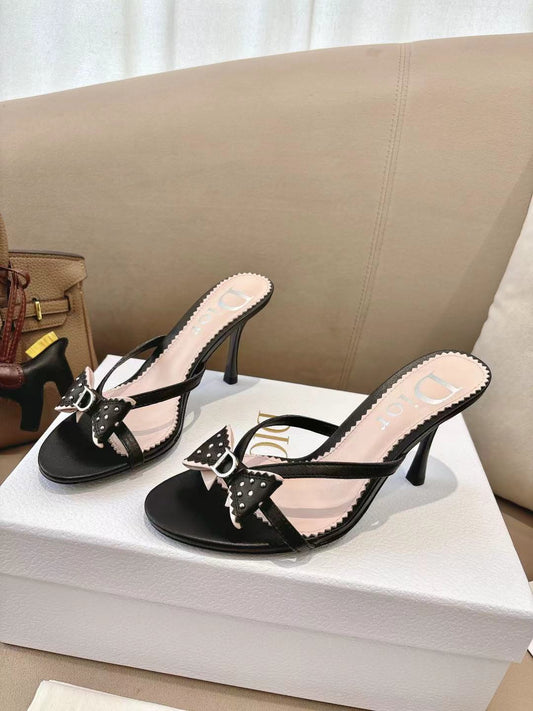 БОСОНІЖКИ DIOR 26S KITTEN HEEL 85 ММ З ЧОРНОЇ ТЕЛЯЧОЇ ШКІРИ З БАНТОМ І ЗАКЛЕПКАМИ