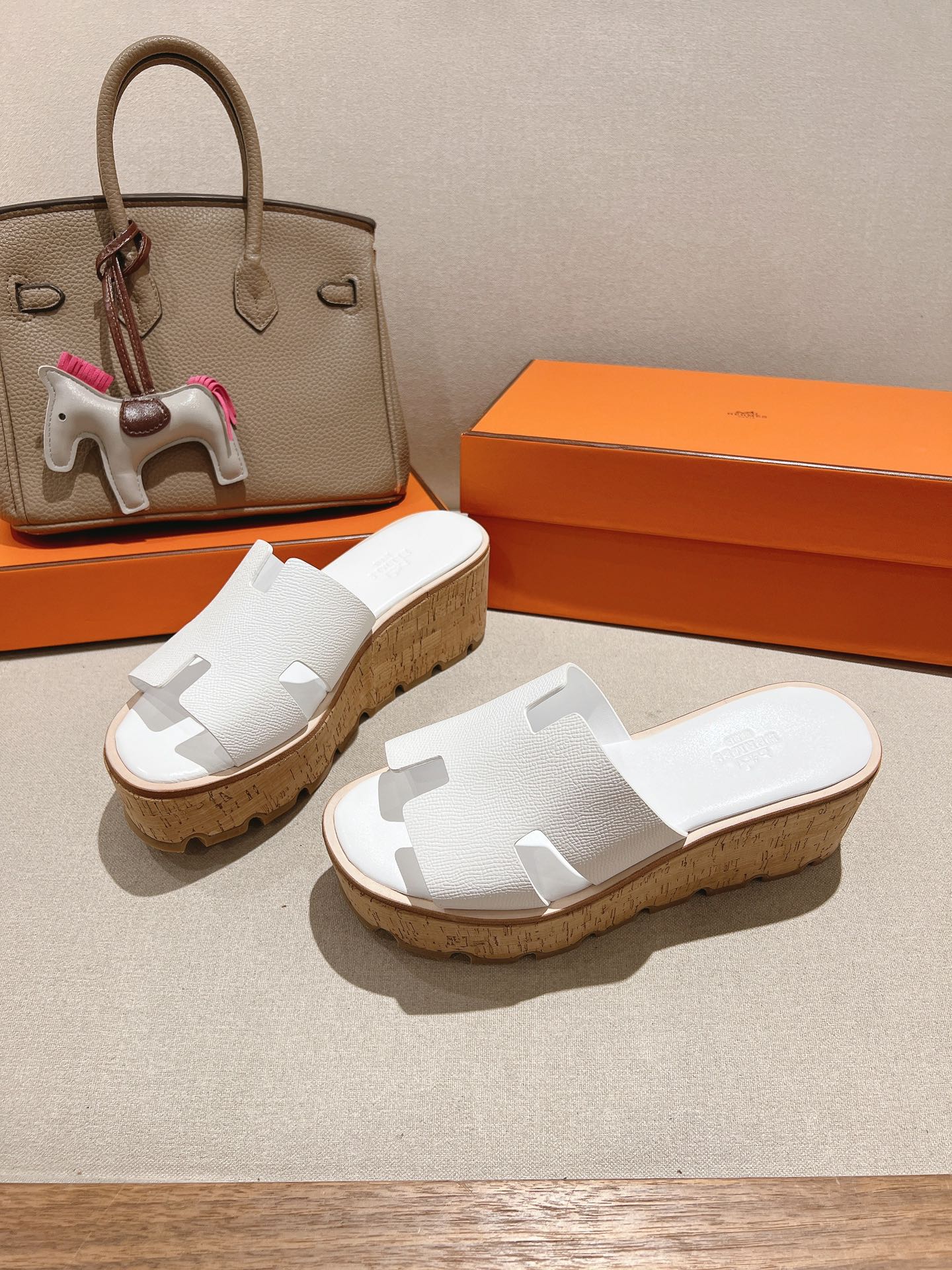 HM 25S HIGH WEDGE SANDALS IN WHITE LAMBSKIN STYLE 34 - 35
