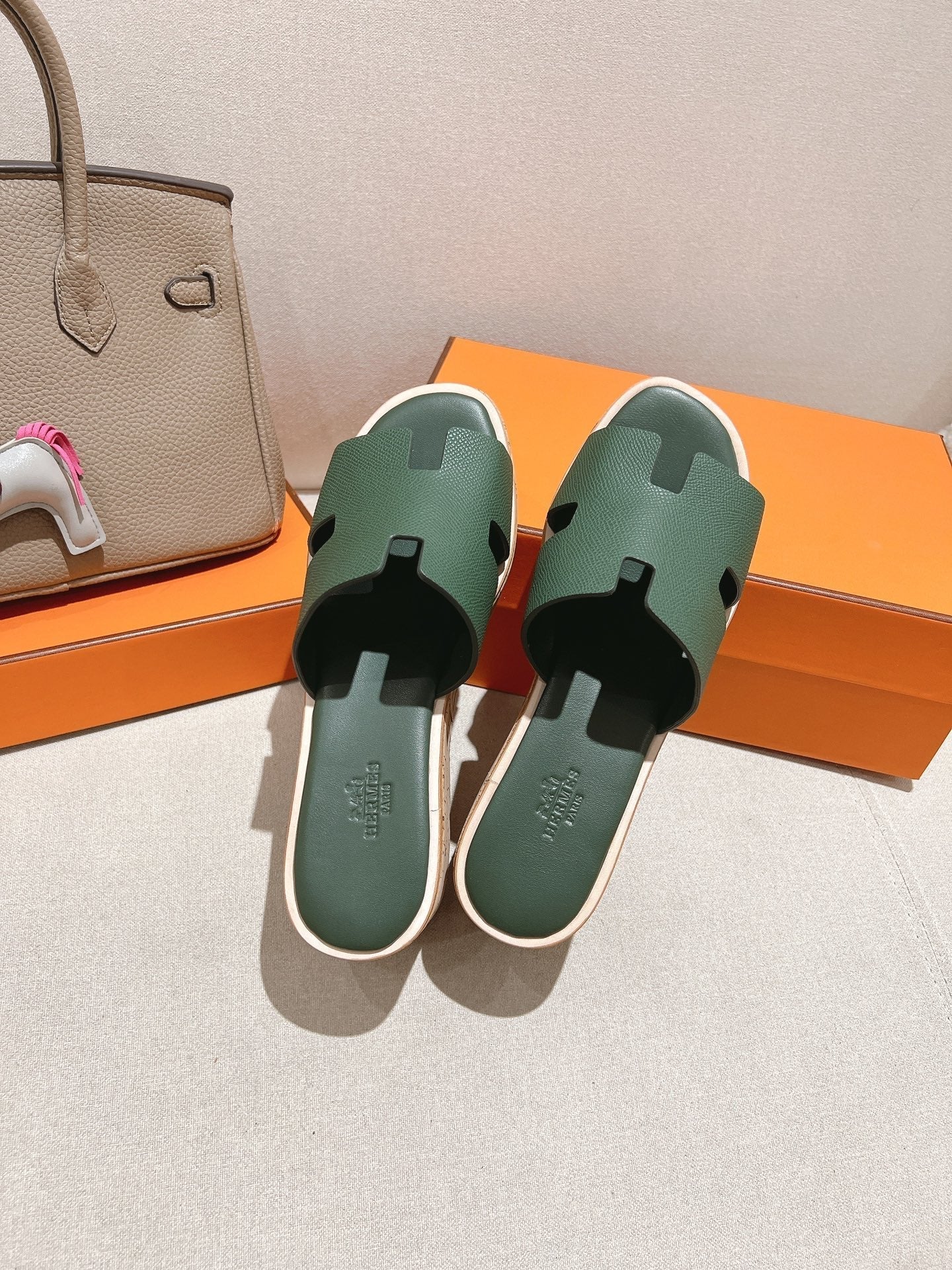 HM 25S HIGH WEDGE SANDALS IN DARK MOSS GREEN LAMBSKIN STYLE 32 - 35