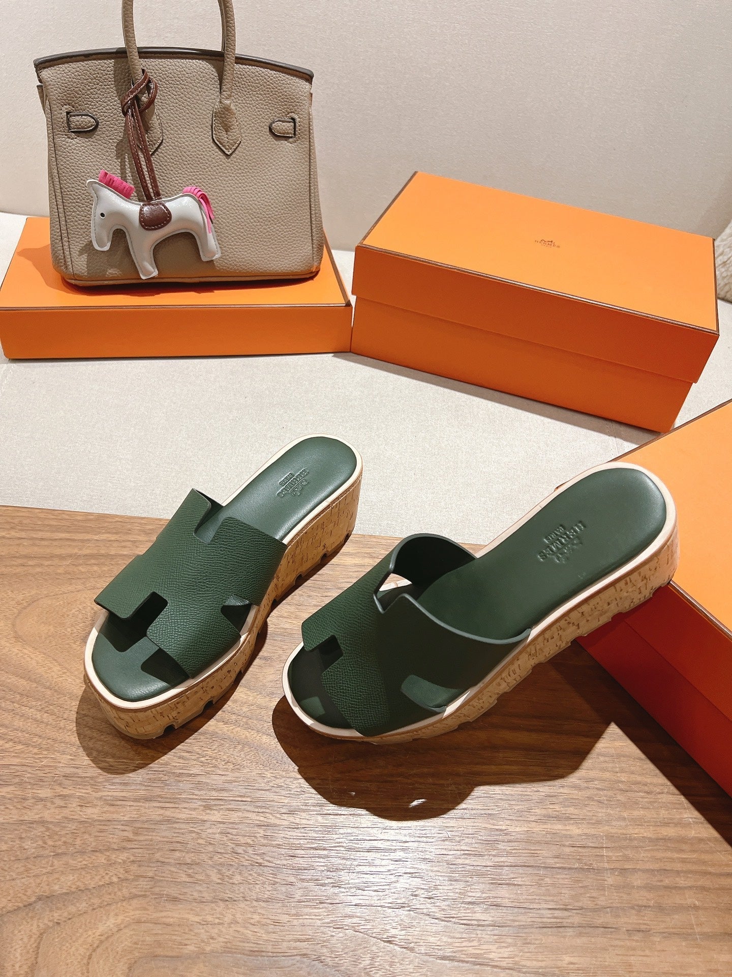 HM 25S HIGH WEDGE SANDALS IN DARK MOSS GREEN LAMBSKIN STYLE 32 - 35