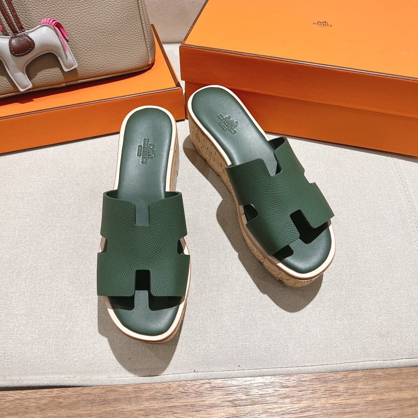 HM 25S HIGH WEDGE SANDALS IN DARK MOSS GREEN LAMBSKIN STYLE 32 - 35