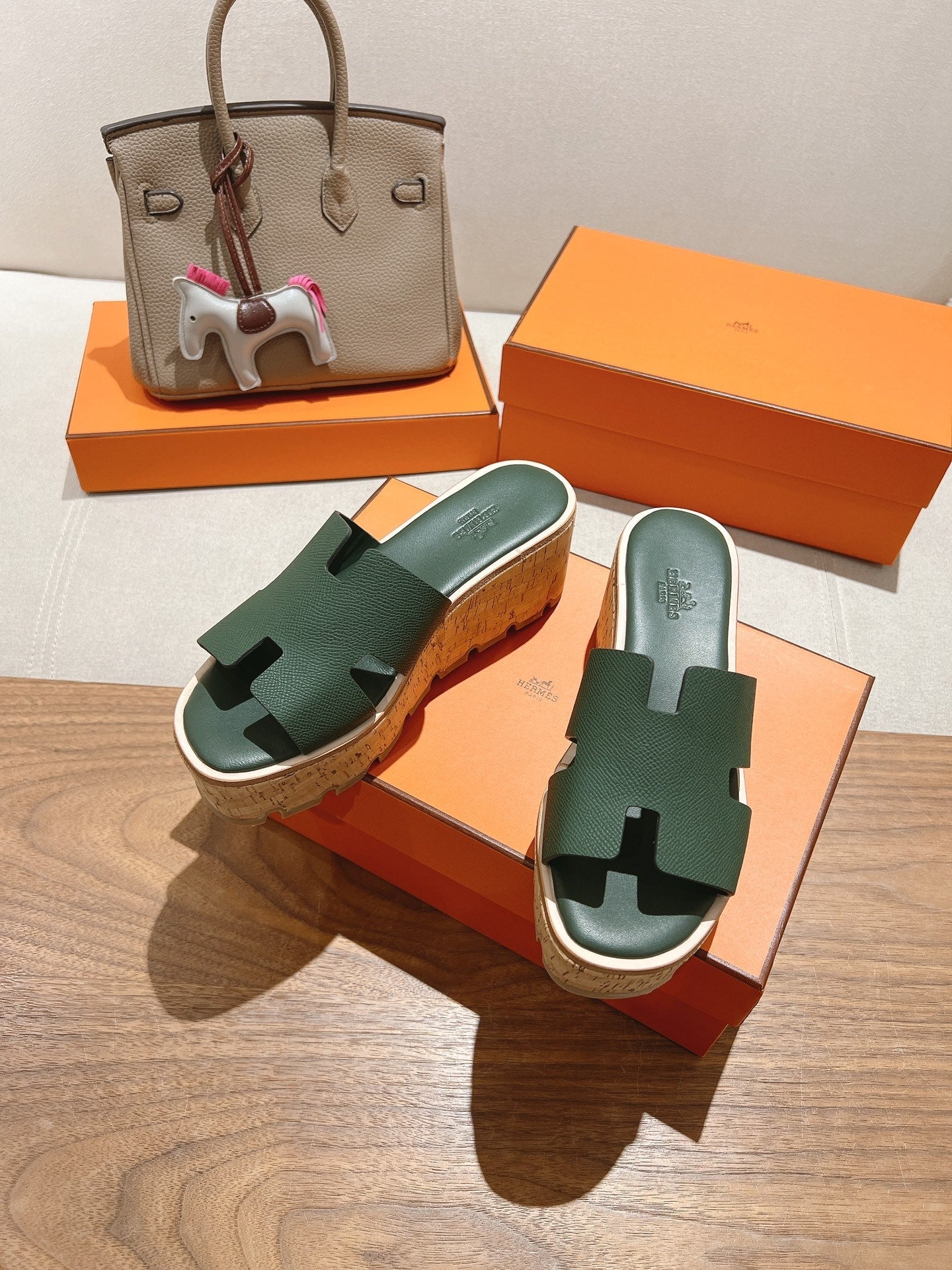 HM 25S HIGH WEDGE SANDALS IN DARK MOSS GREEN LAMBSKIN STYLE 32 - 35