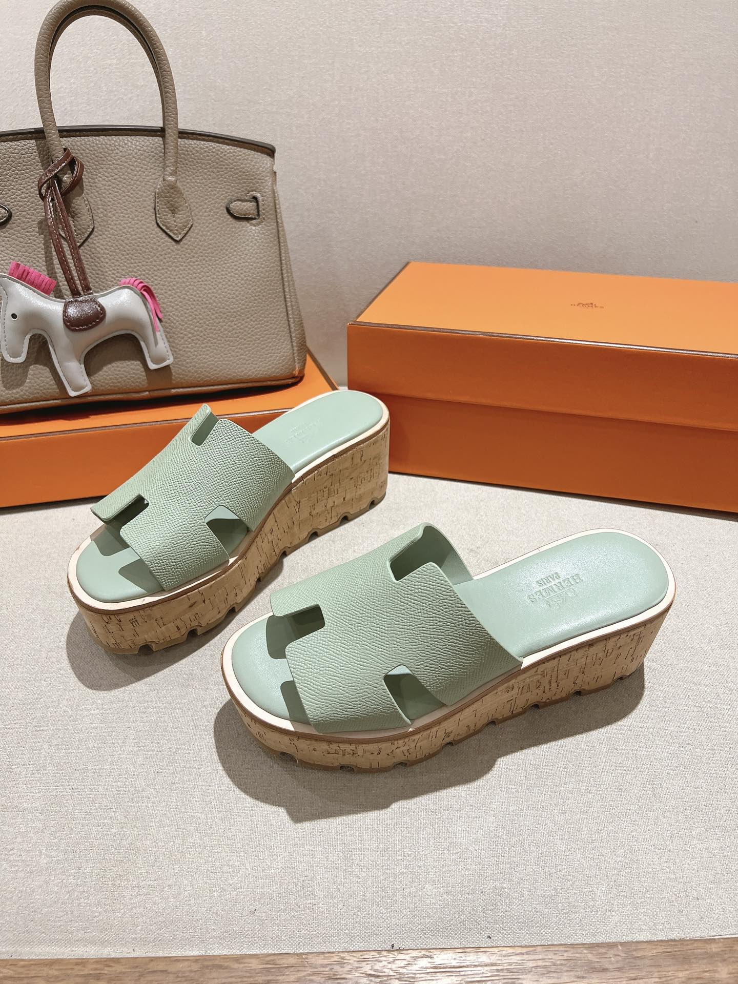 HM 25S HIGH WEDGE SANDALS IN SOFT MINT GREEN LAMBSKIN STYLE 28 - 35