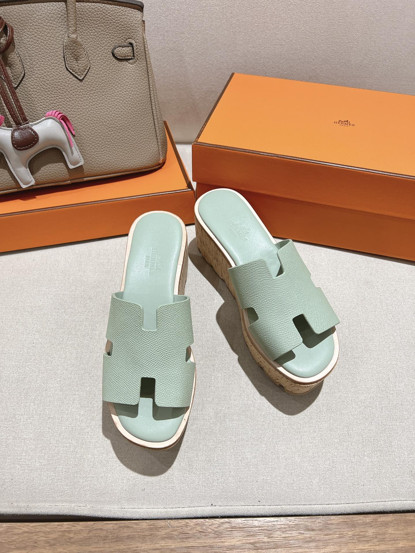 HM 25S HIGH WEDGE SANDALS IN SOFT MINT GREEN LAMBSKIN STYLE 28 - 35