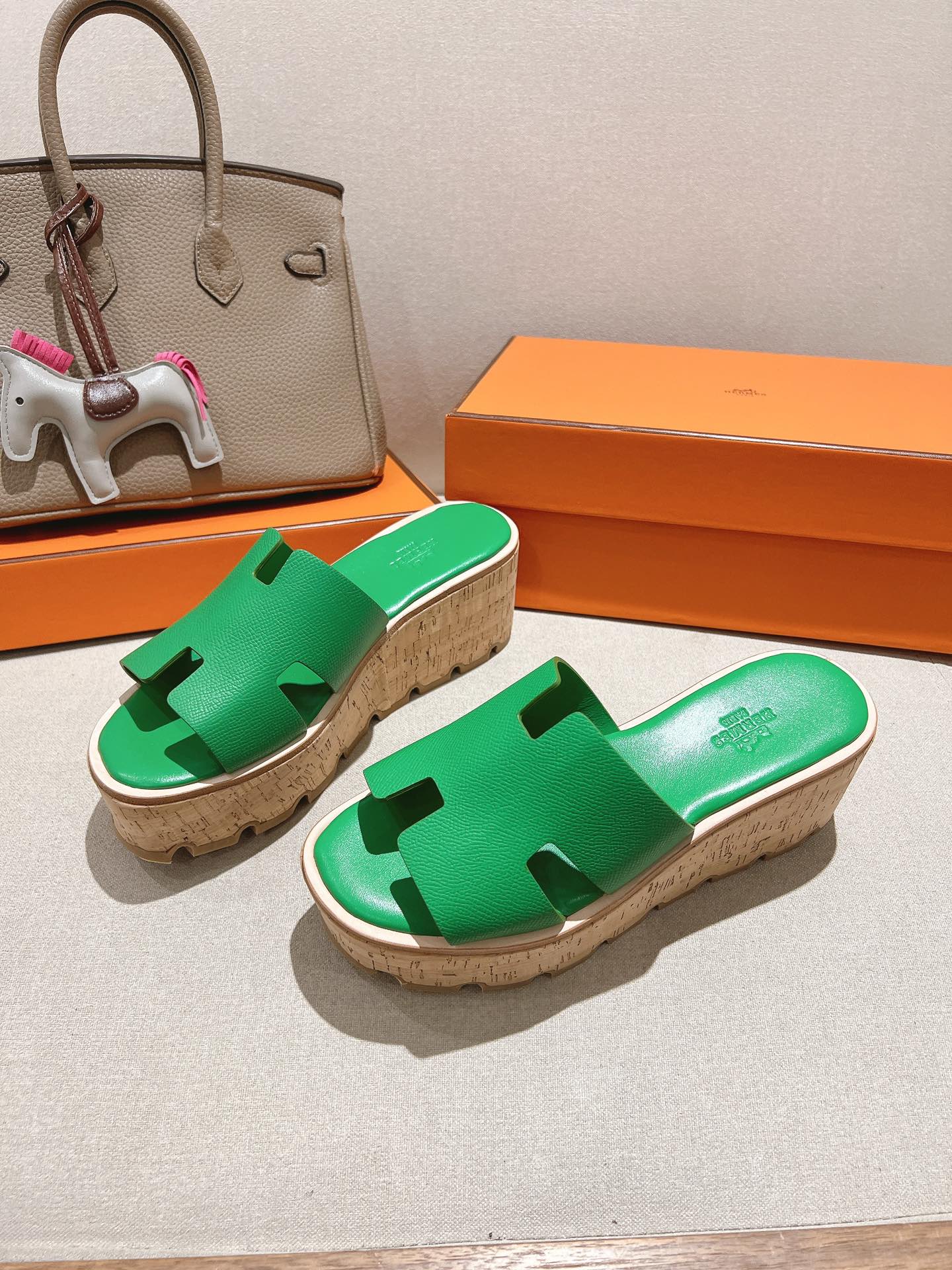 HM 25S HIGH WEDGE SANDALS IN GREEN LAMBSKIN STYLE 25 - 35