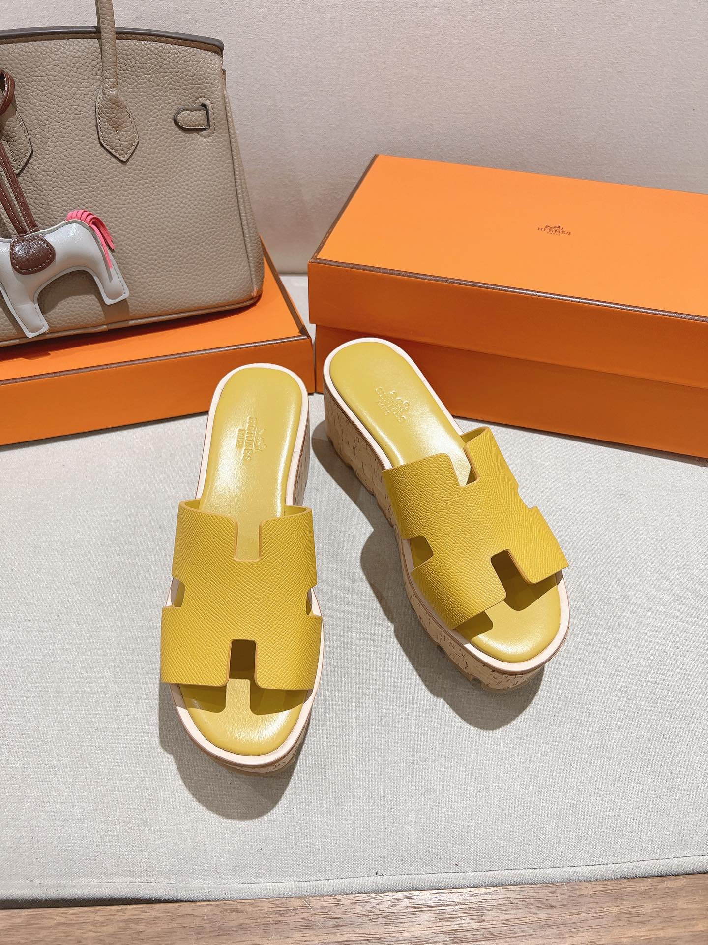 HM 25S HIGH WEDGE SANDALS IN DARK YELLOW LAMBSKIN STYLE 27 - 35