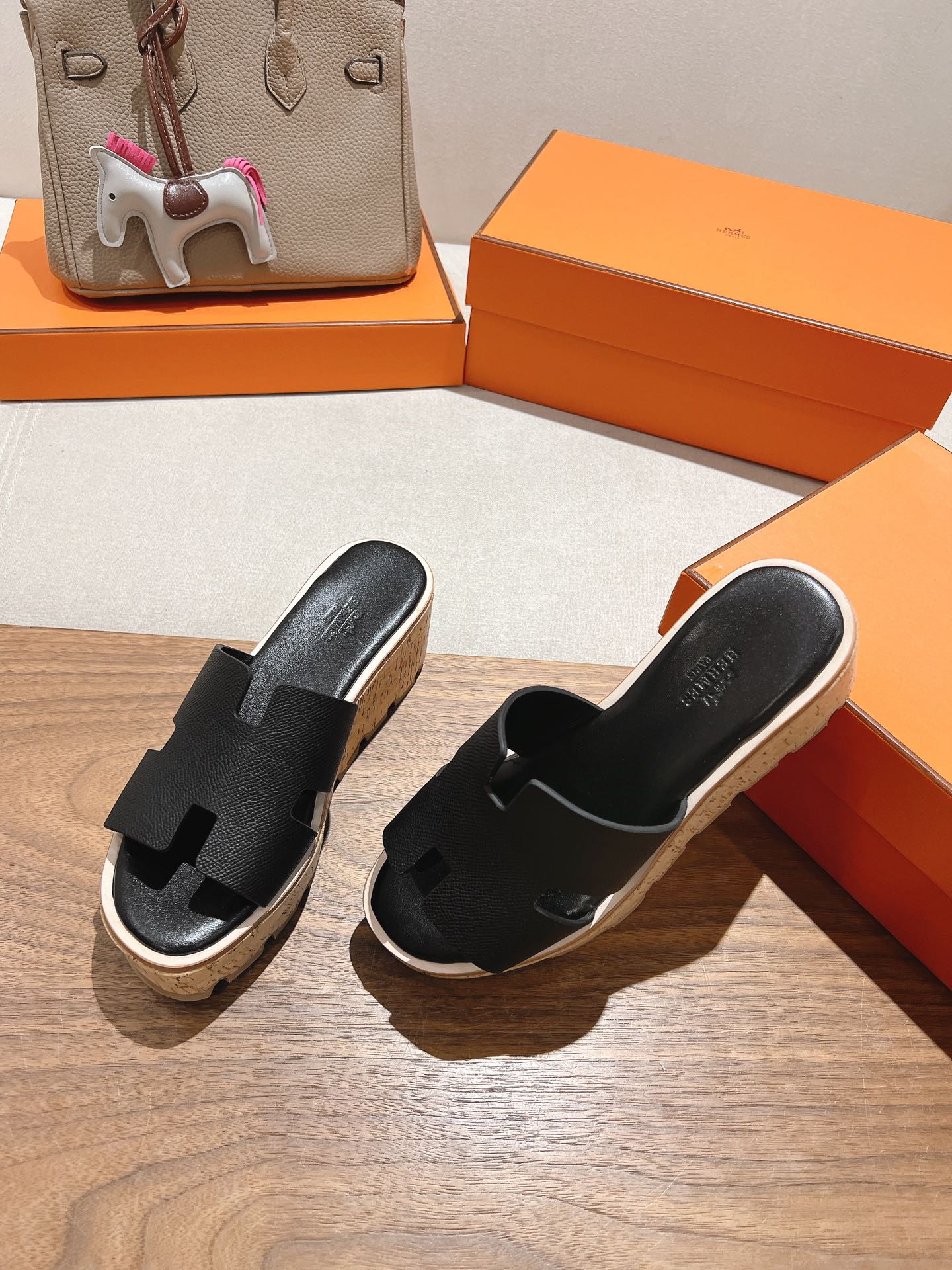 HM 25S HIGH WEDGE SANDALS IN BLACK LAMBSKIN STYLE 23 - 35